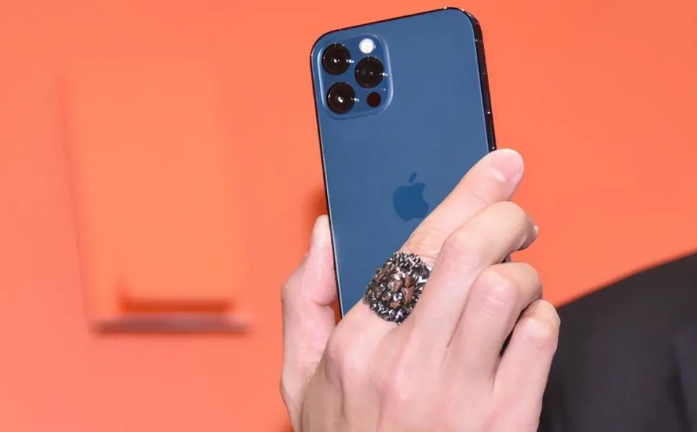 江津苹果手机维修分享iPhone12系列重启方法教程 